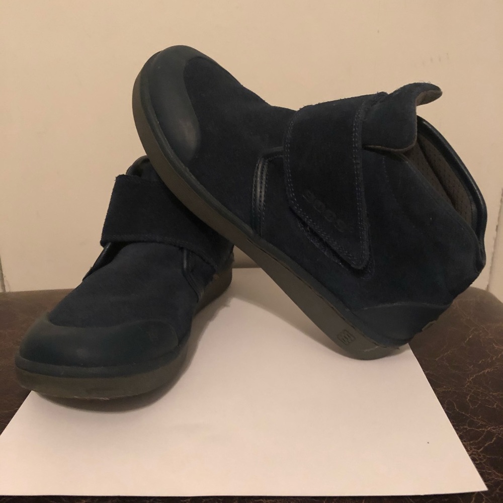 Navy Suede Bogs Boots